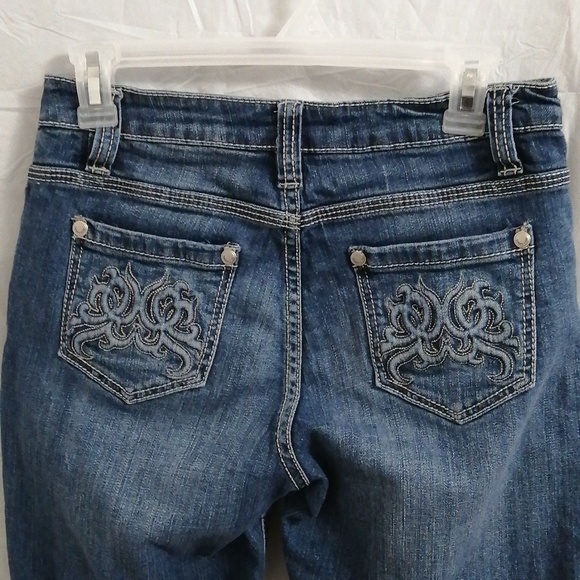 URBAN STAR ROLLED HEM JEANS SHORTS - Picture 3 of 4